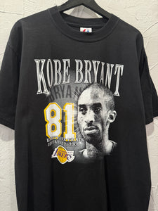 2006 Majestic Kobe Bryant 81 Points TShirt. Large